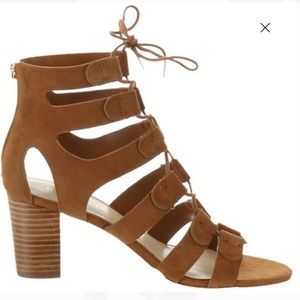 🌼$8 SALE🌼 Marc Fisher Tie-up boots